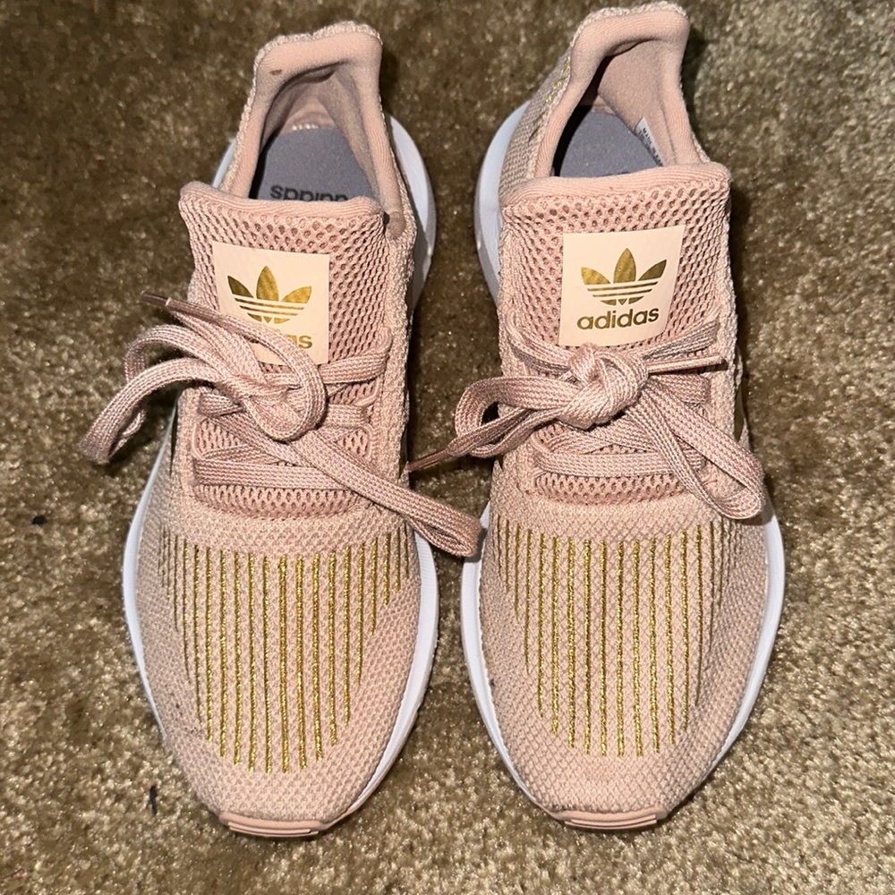 ADIDAS Originals Women's Swift Run Shoes SIZE 4